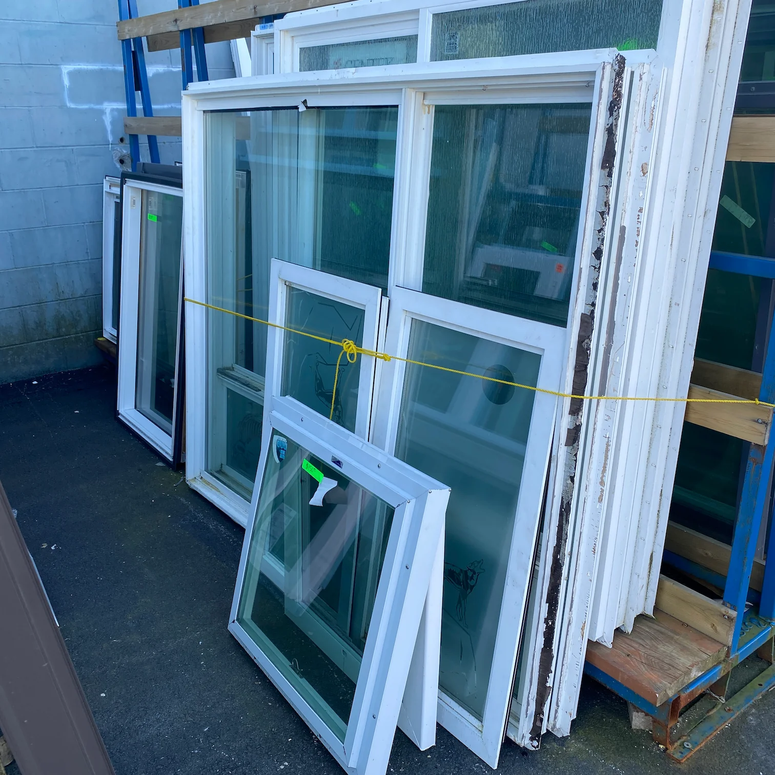 Large selection of used windows and patio doors at MRNU