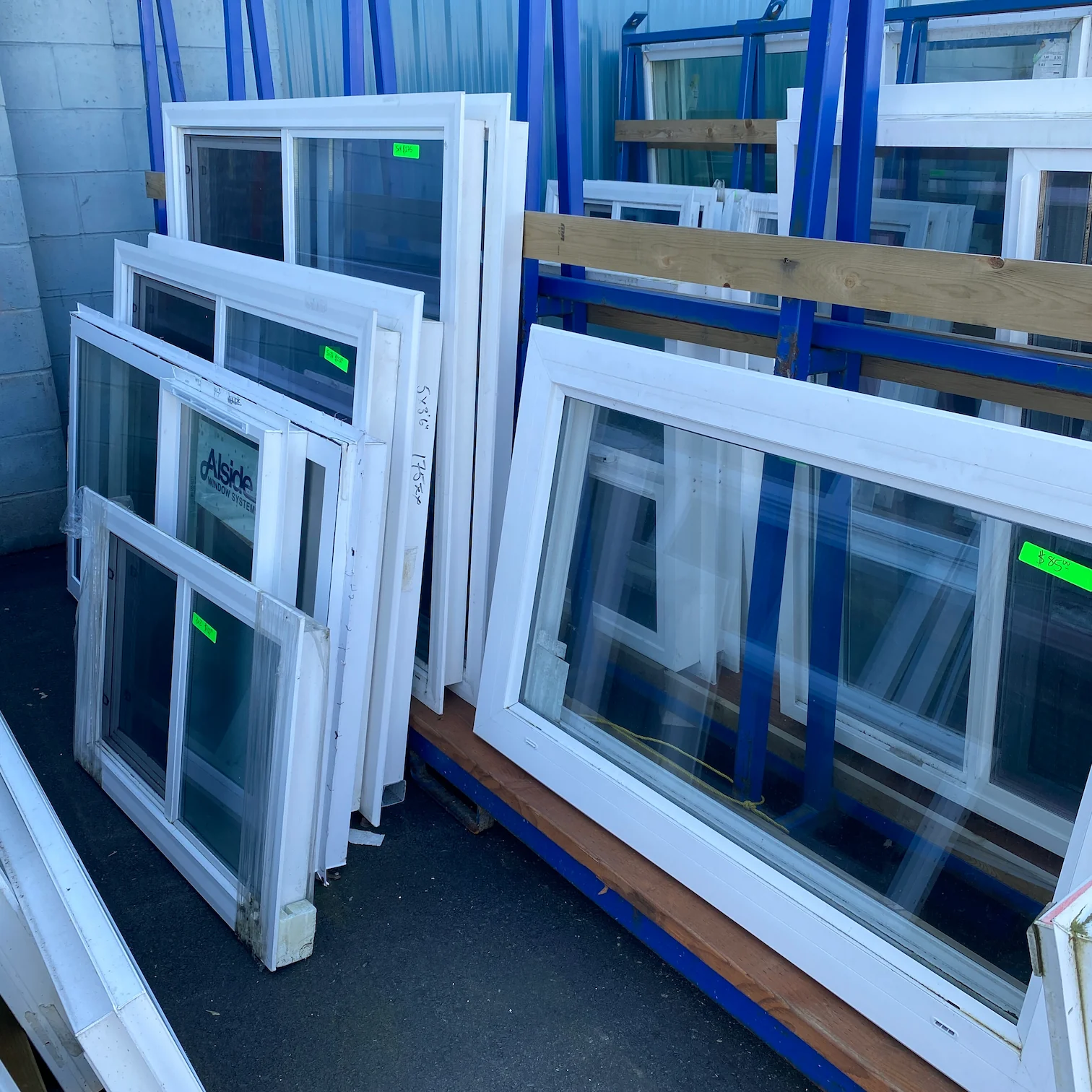 Quality reclaimed windows available in Maple Ridge